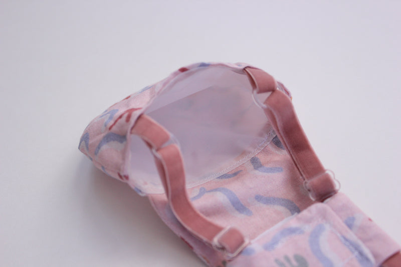 water resistant inner lining of chicken diaper for easy cleaning